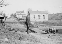 Shocked---the portrait of a woman appeared in the civil war battlefield 100 years ago, who is she?